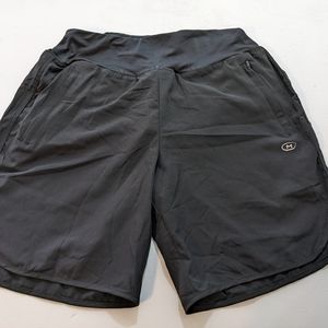 M Maroaut Medium Active Shorts Black Zipped Side Pockets NWT.